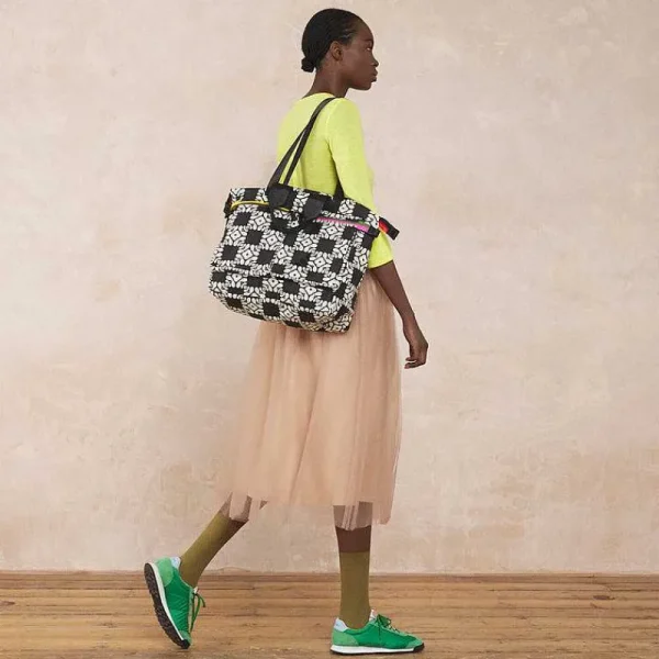 axis_tote_2-9.webp Orla Kiely Gifts Under £200-Axis Tote