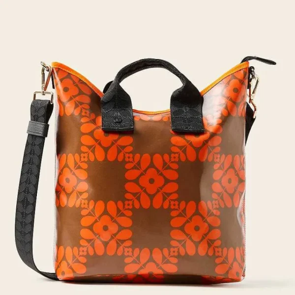 carry_grab_bucket_bag_4-3.webp Orla Kiely Gifts Under £200-Carry Grab Bucket Bag